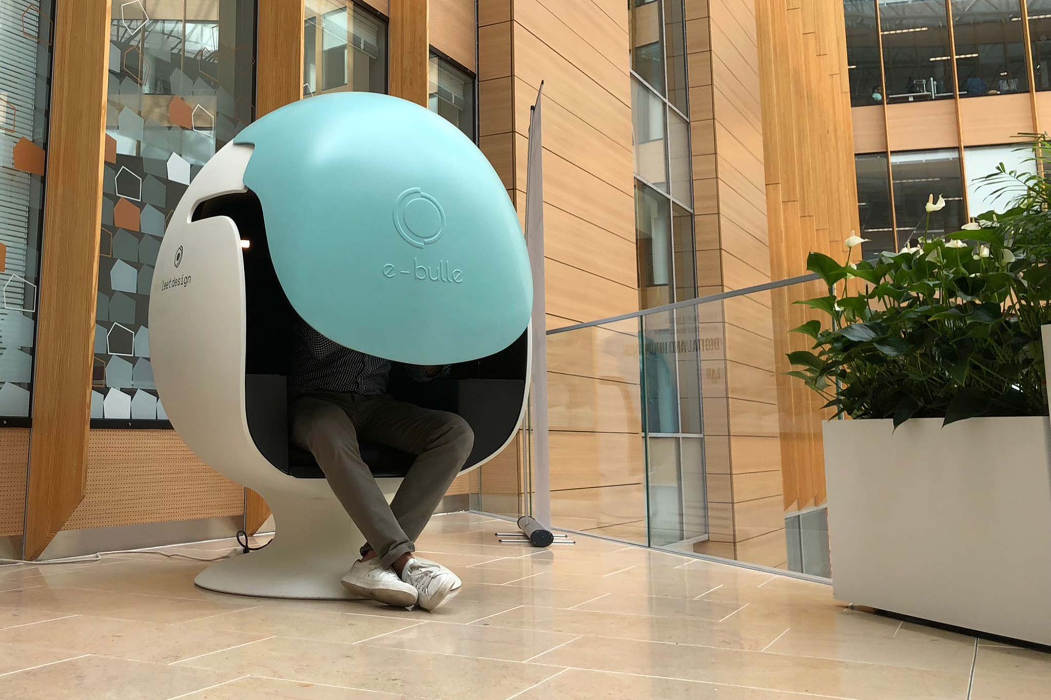 e-bulle_arbeitsplatz Humanoider Roboter - Pepper von SoftBank Robotics